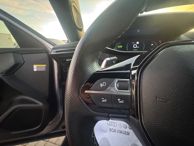 peugeot-2008-2022-gasolina-1199cc