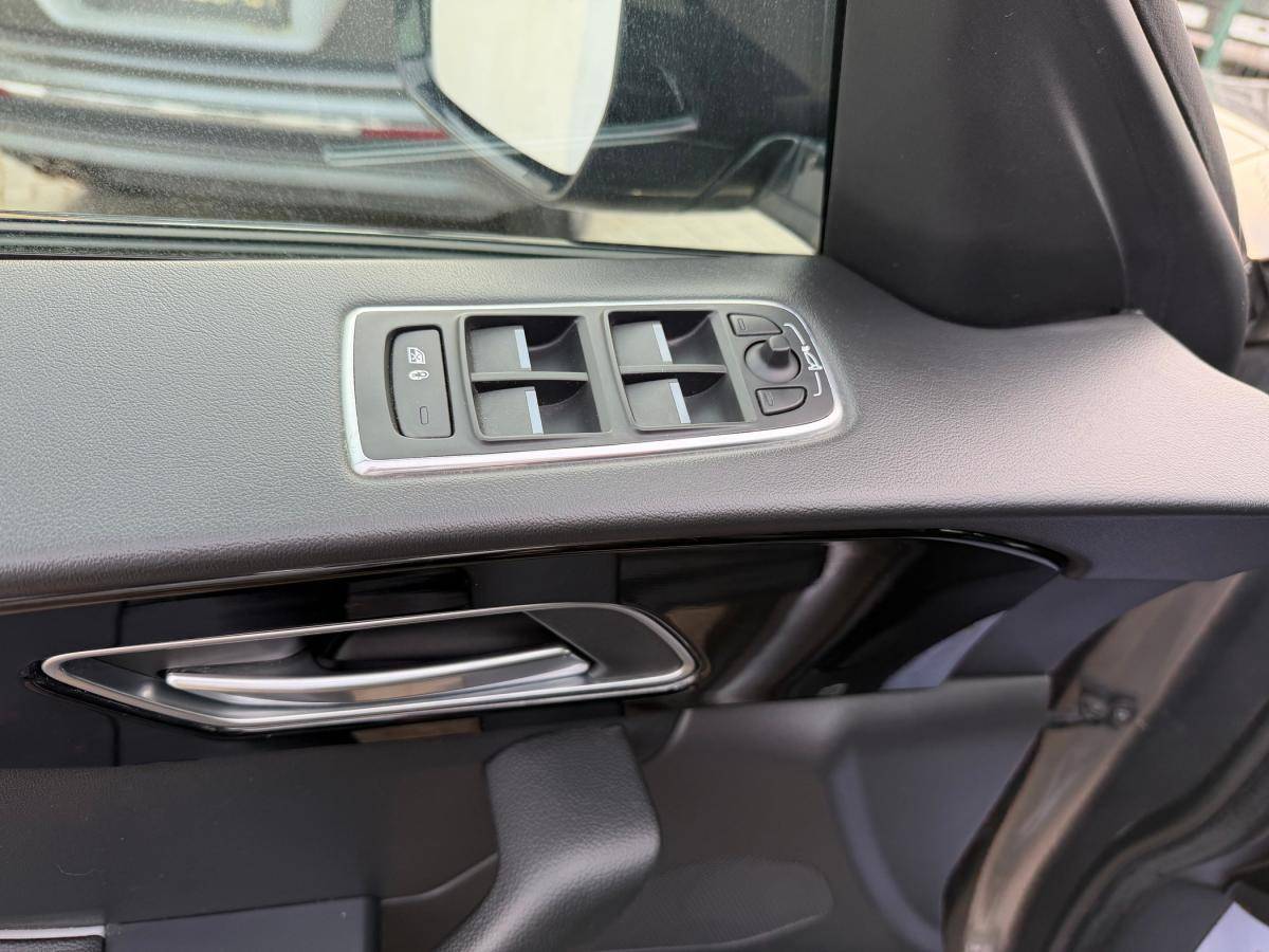jaguar-f-pace-2017-diesel-1999cc