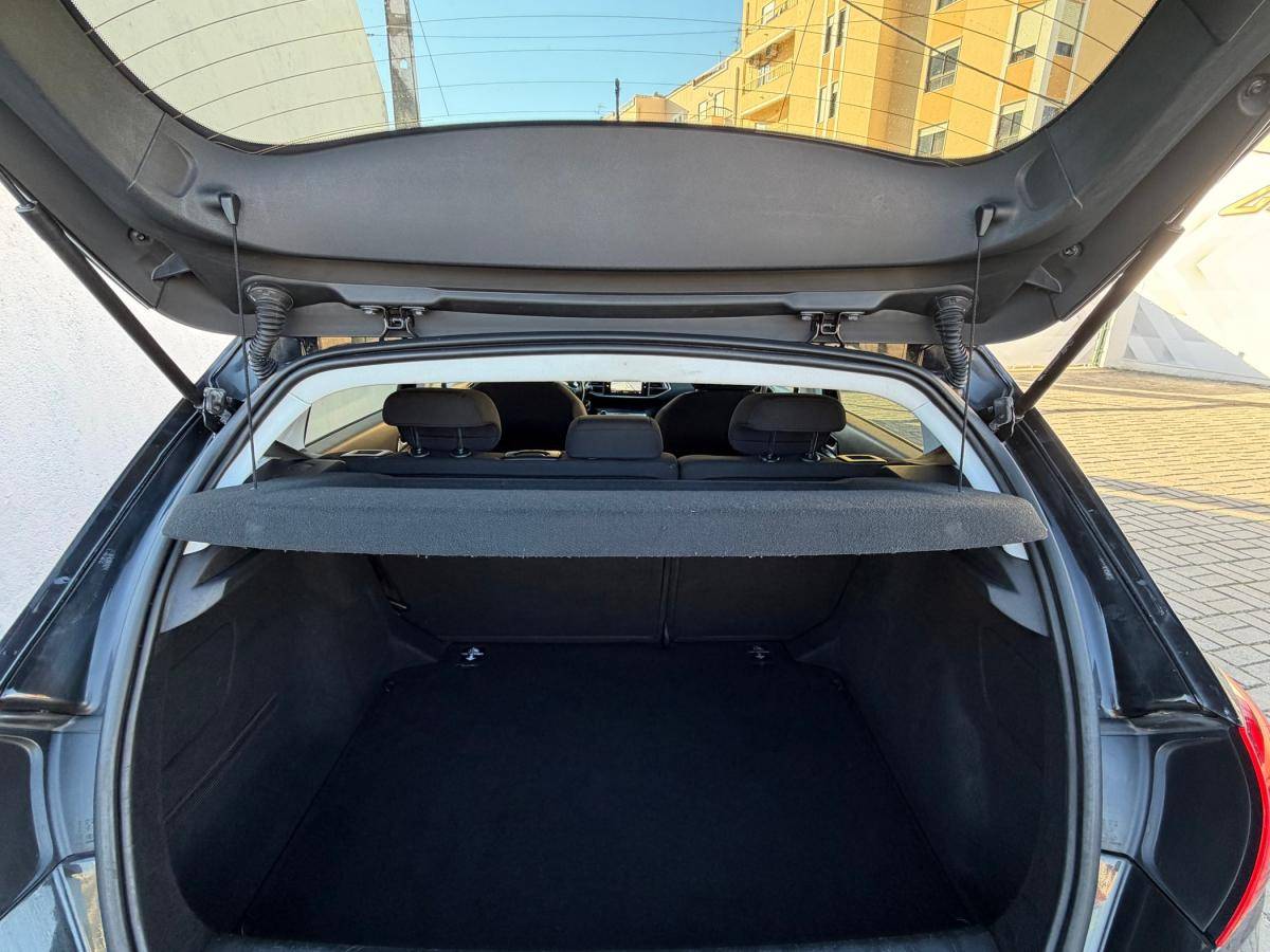 peugeot-308-2018-gasolina-1199cc