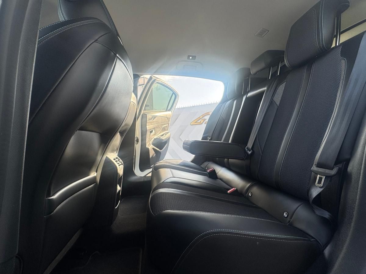 peugeot-308-2022-gasolina-1199cc