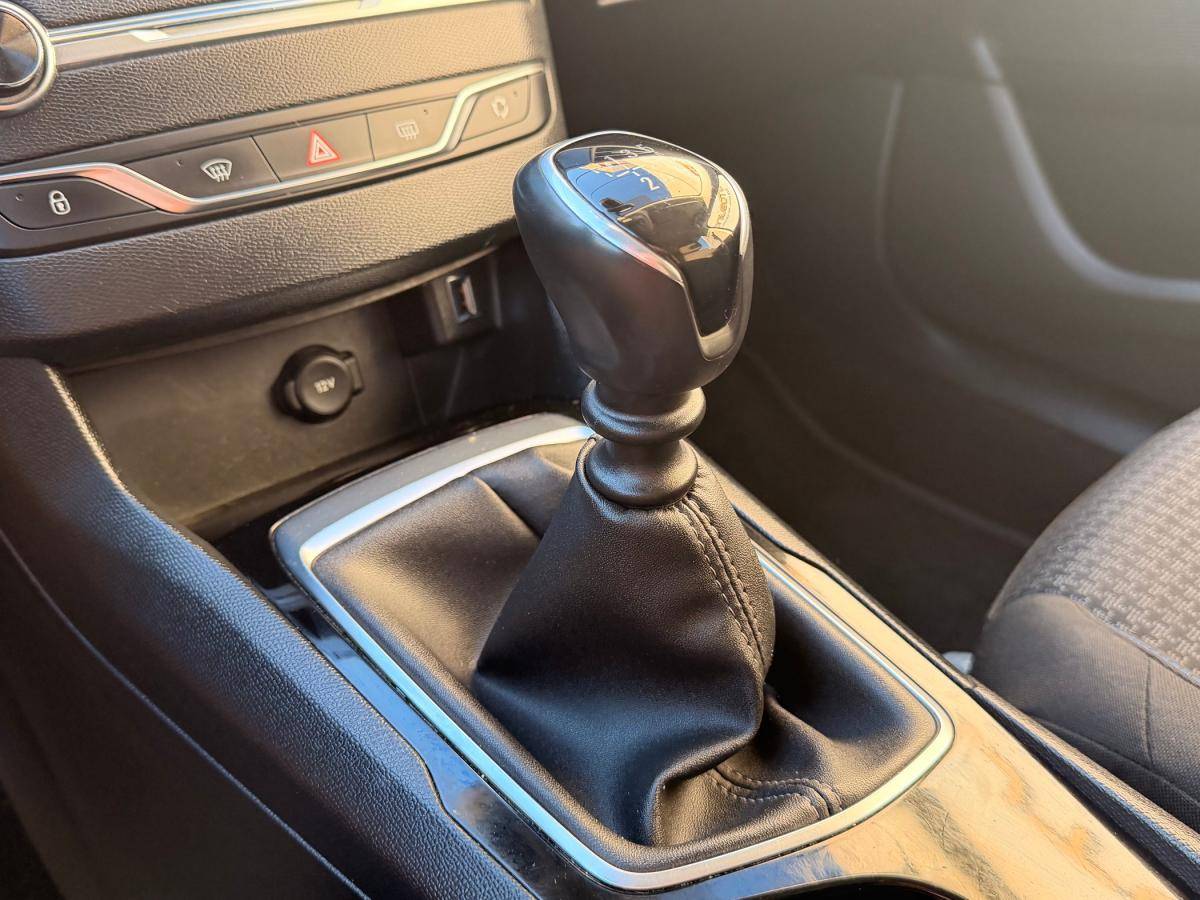 peugeot-308-2020-gasolina-1199cc