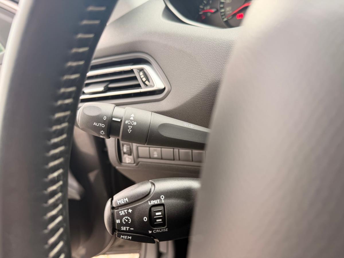peugeot-308-2019-diesel-1499cc