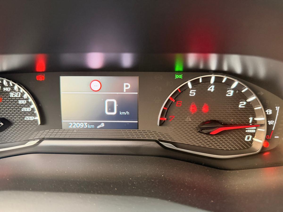 peugeot-2008-2021-gasolina-1199cc