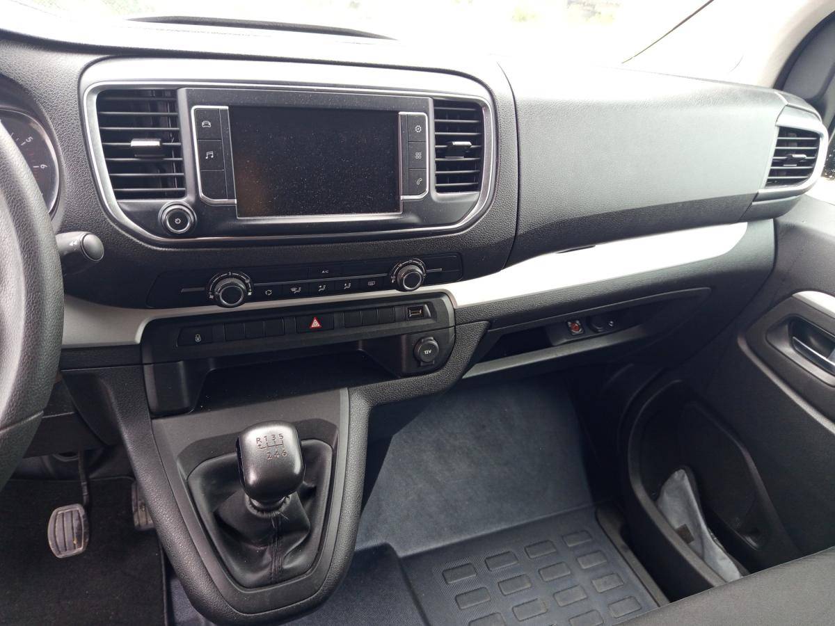 peugeot-traveller-2018-diesel-1499cc