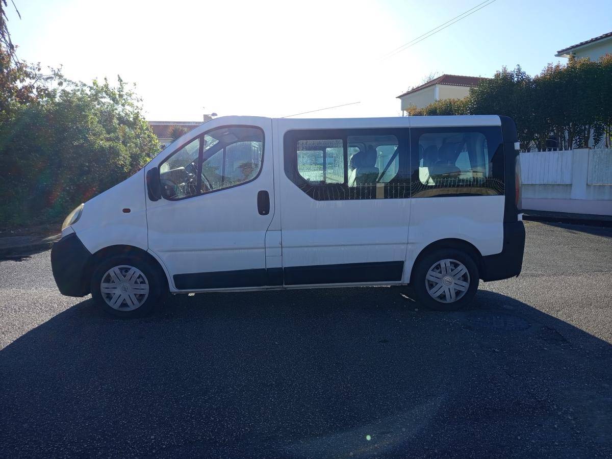 opel-vivaro-2006-diesel-1870cc