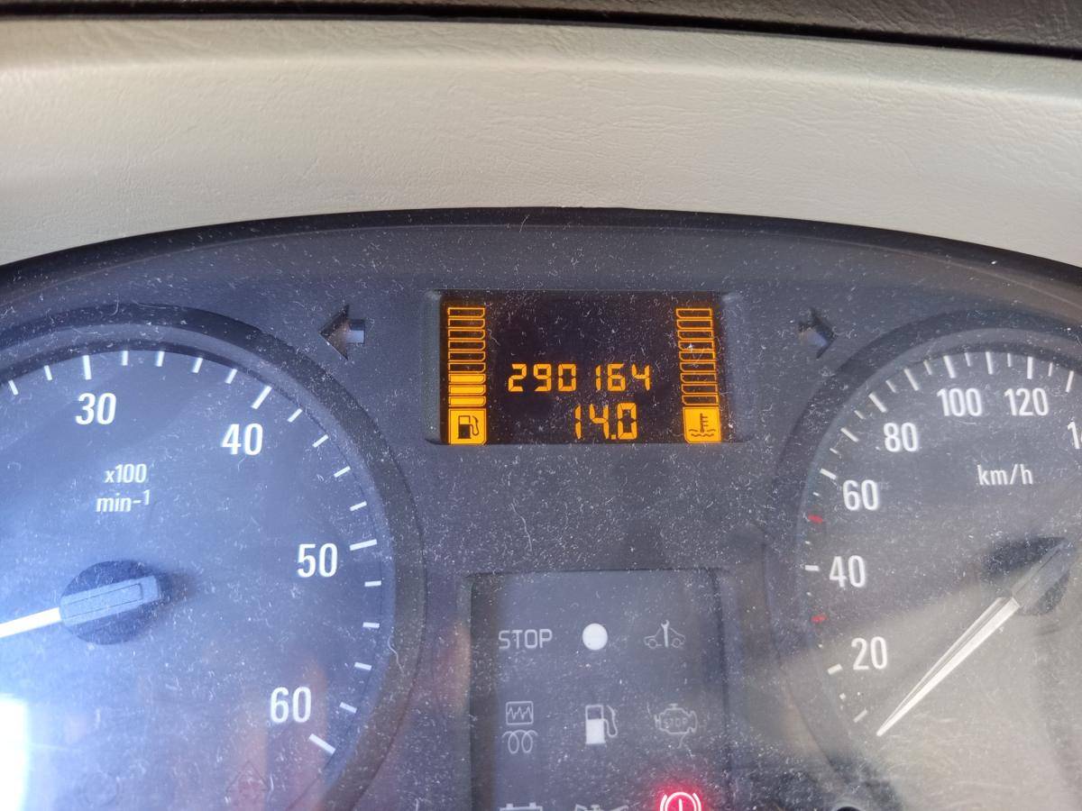 opel-vivaro-2006-diesel-1870cc