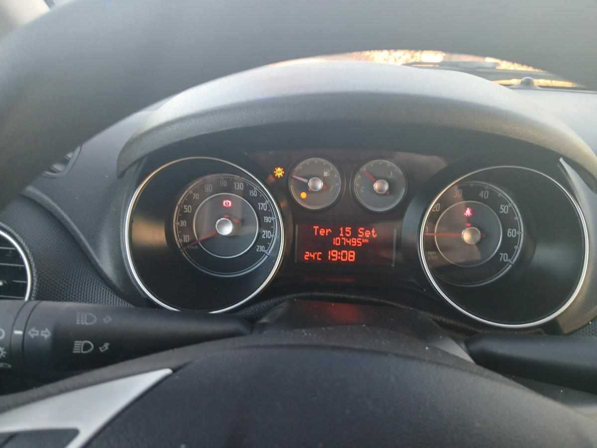 fiat-punto-1-2-ss-2014-gasolina-1242cc