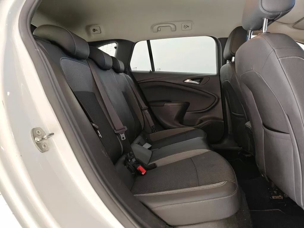 opel-astra-2021-gasolina-1199cc