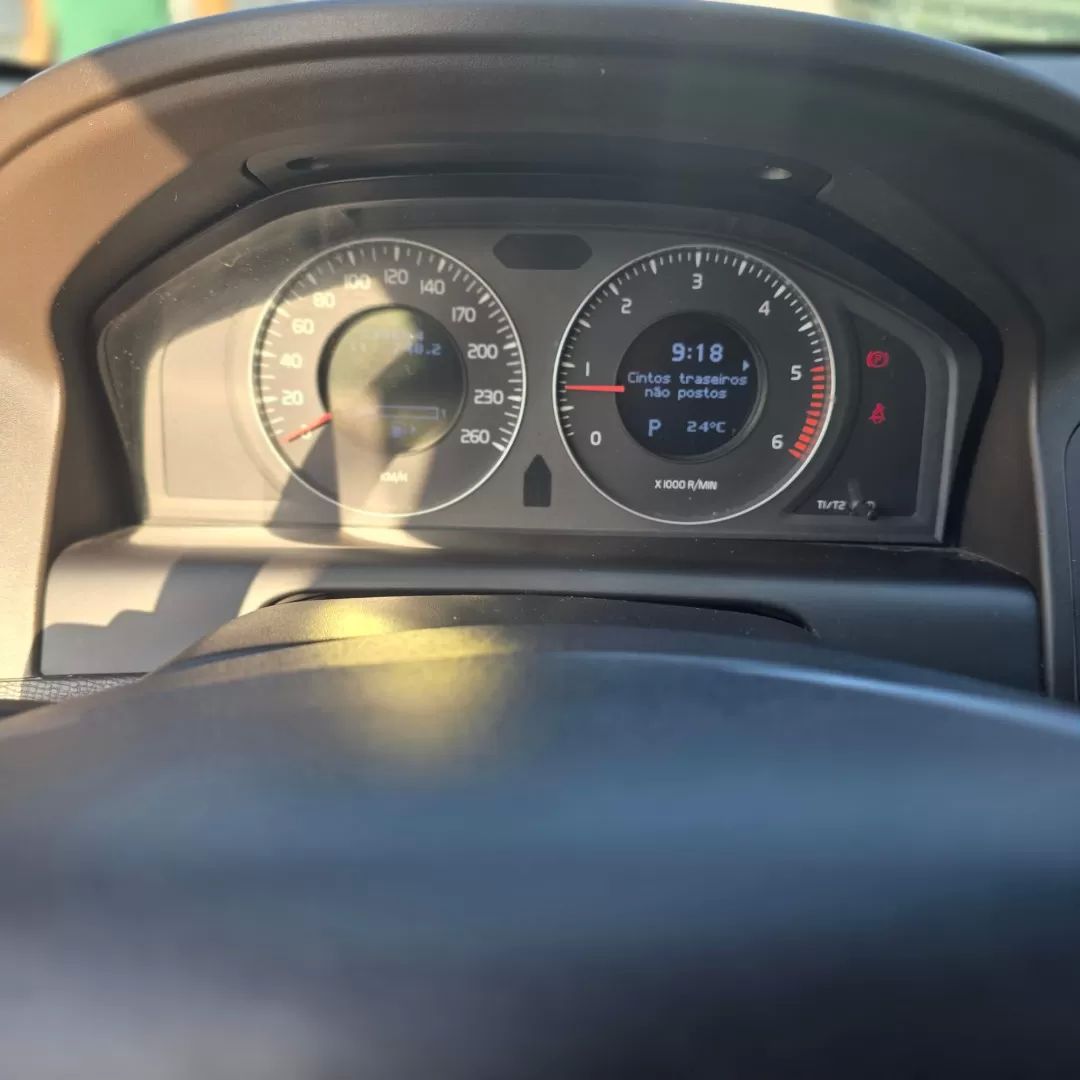 volvo-xc60-2010-diesel-2400cc