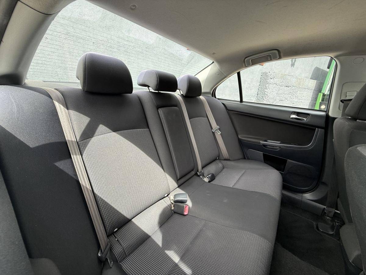 mitsubishi-lancer-2011-gasolina-1590cc