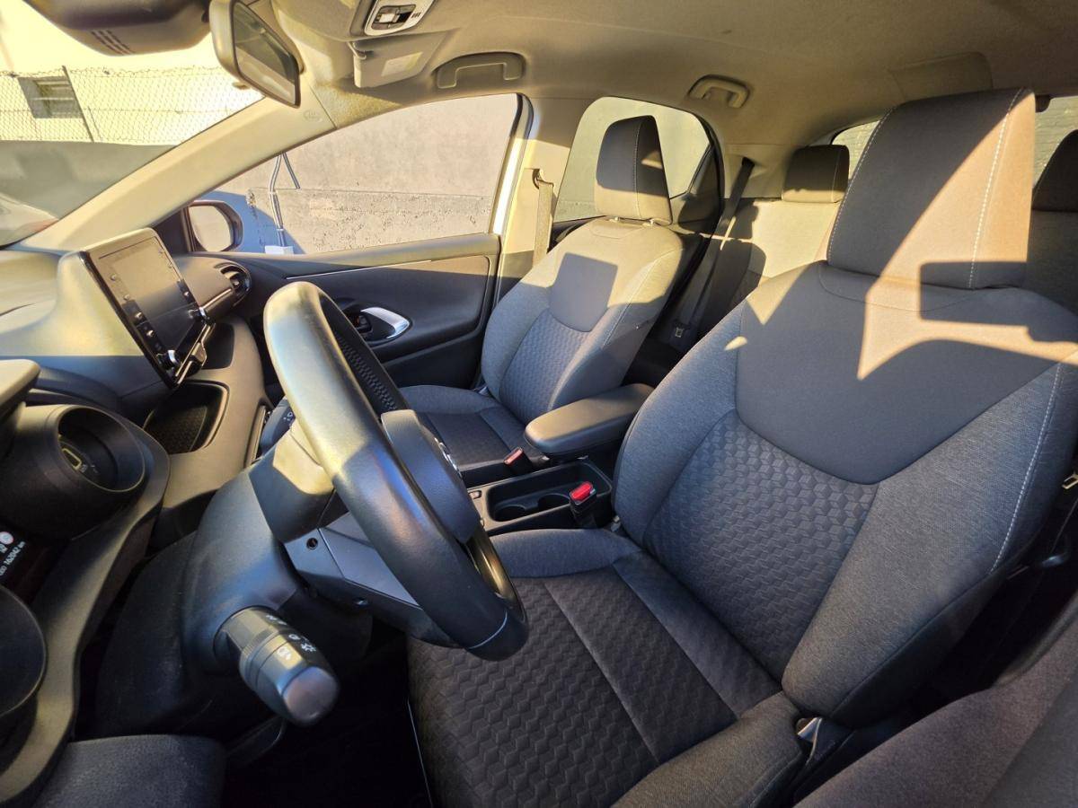 toyota-yaris-2023-hibrido-1490cc