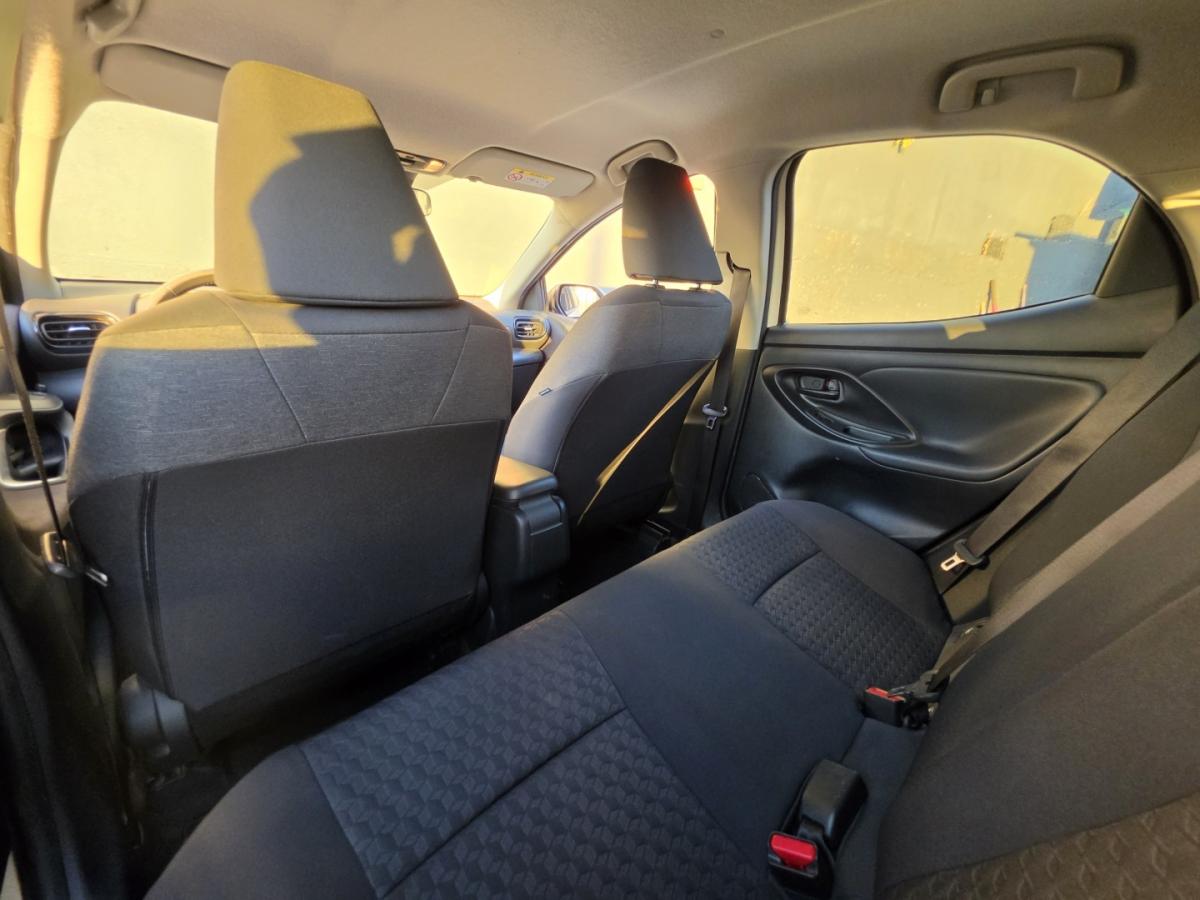 toyota-yaris-2023-hibrido-1490cc
