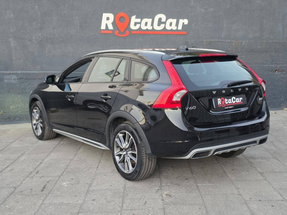 volvo-v60-cross-country-2016-diesel-1969cc