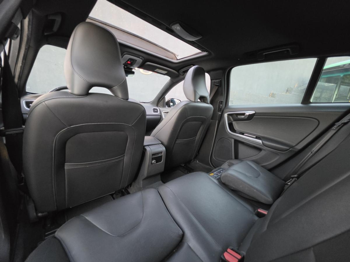 volvo-v60-cross-country-2016-diesel-1969cc
