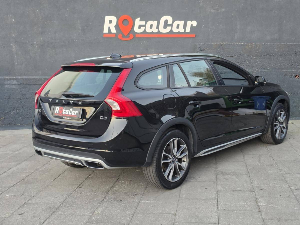 volvo-v60-cross-country-2016-diesel-1969cc