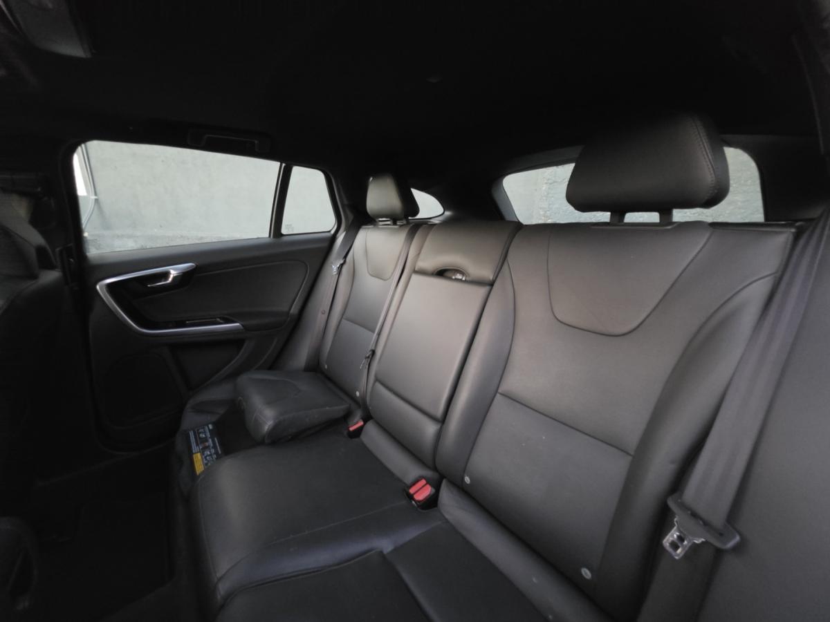 volvo-v60-cross-country-2016-diesel-1969cc