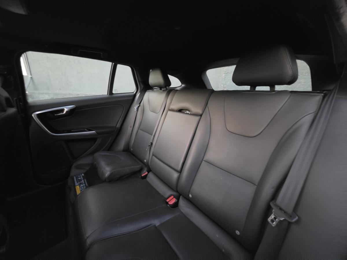 volvo-v60-cross-country-2016-diesel-1969cc
