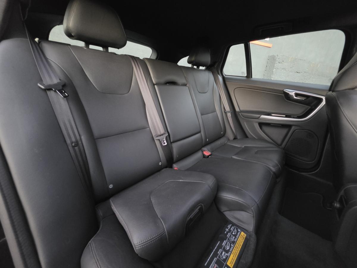volvo-v60-cross-country-2016-diesel-1969cc