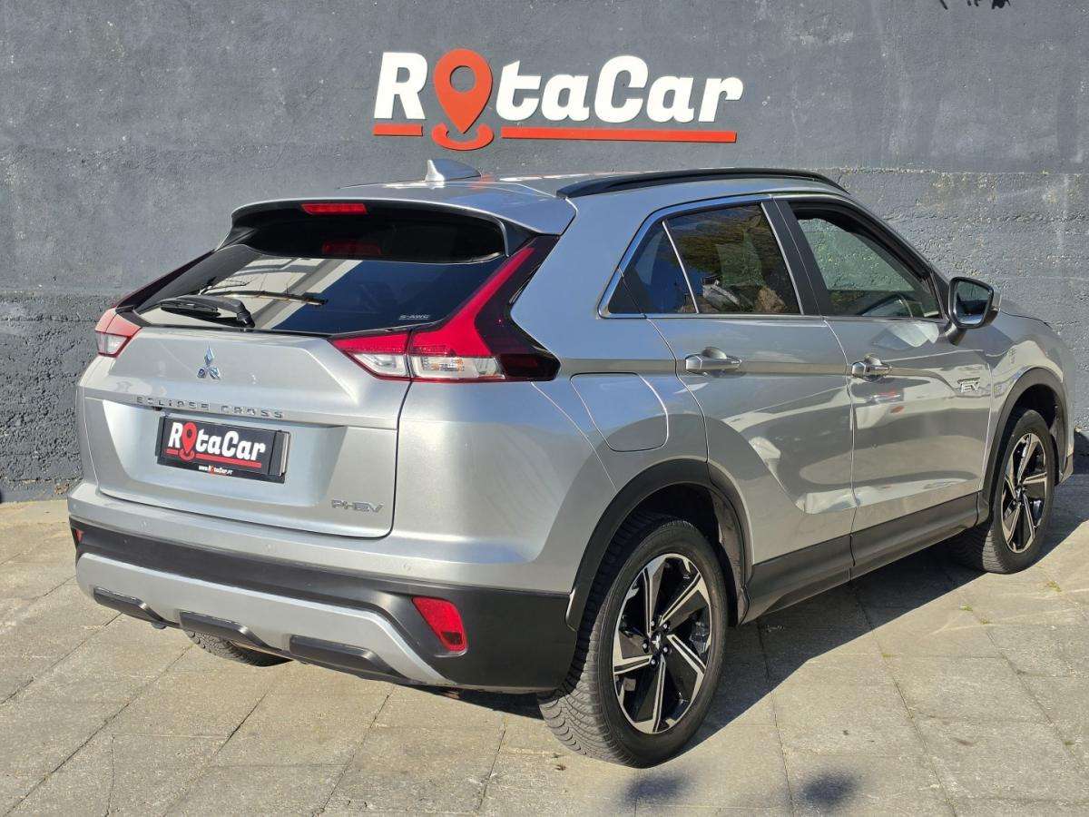 mitsubishi-eclipse-cross-2022-hibrido-2360cc