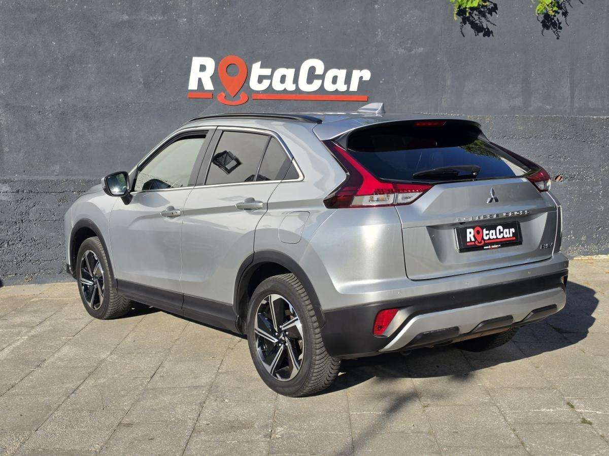 mitsubishi-eclipse-cross-2022-hibrido-2360cc