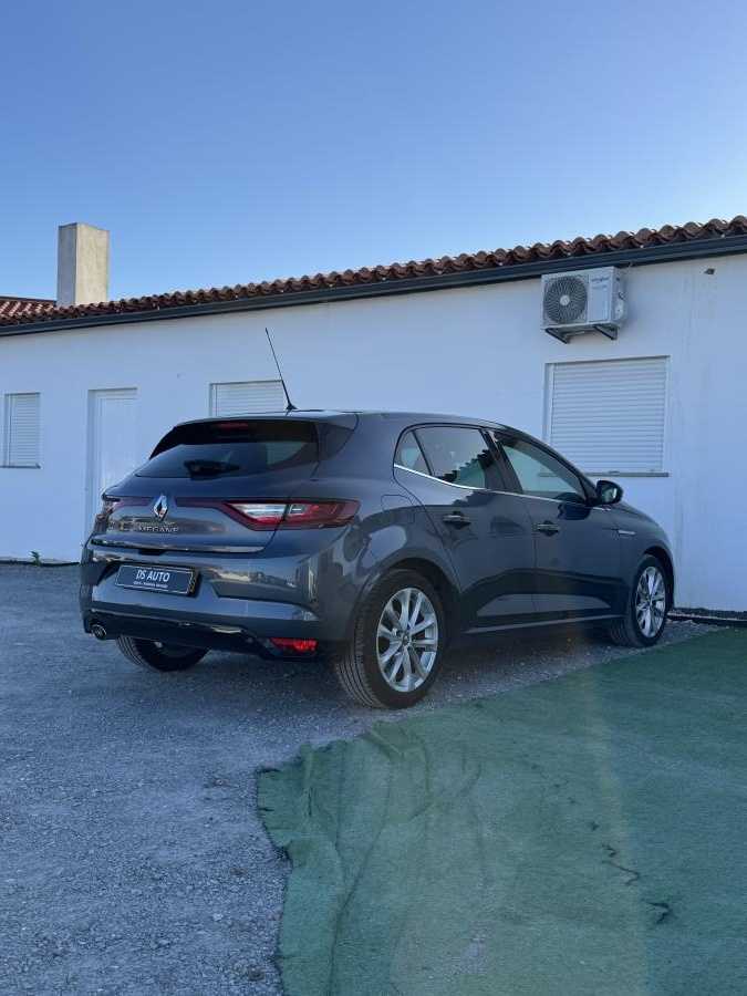 renault-megane-2017-diesel-1598cc