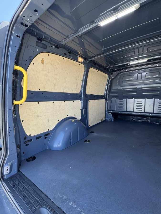 mercedes-benz-vito-2020-diesel-1950cc