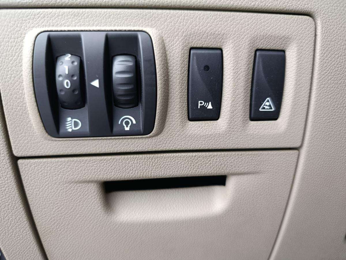 renault-laguna-2008-diesel-2000cc