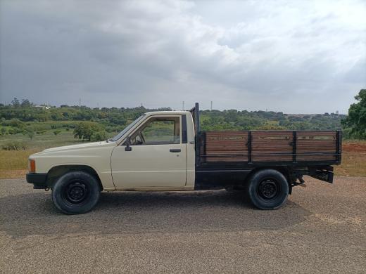 toyota-hilux-1987-diesel-2446cc