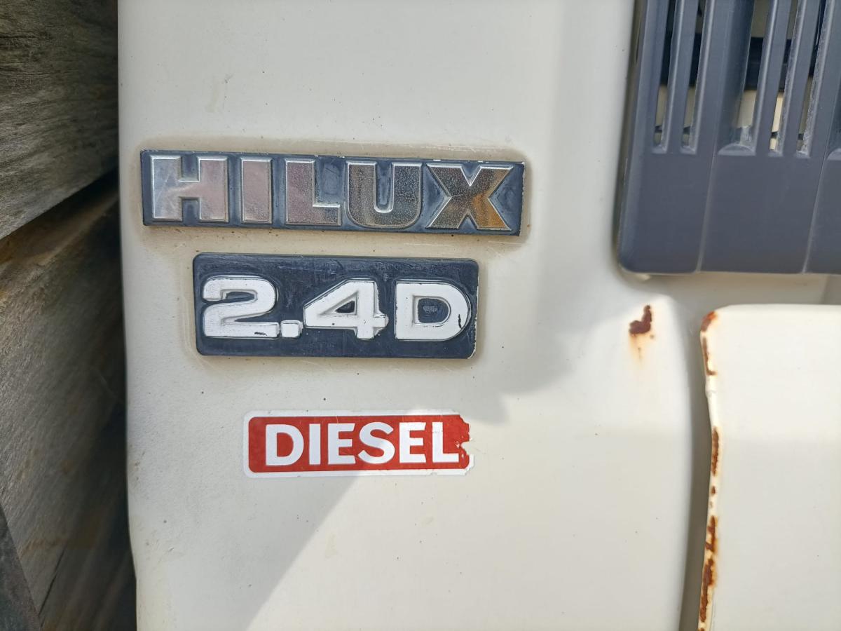 toyota-hilux-1987-diesel-2446cc