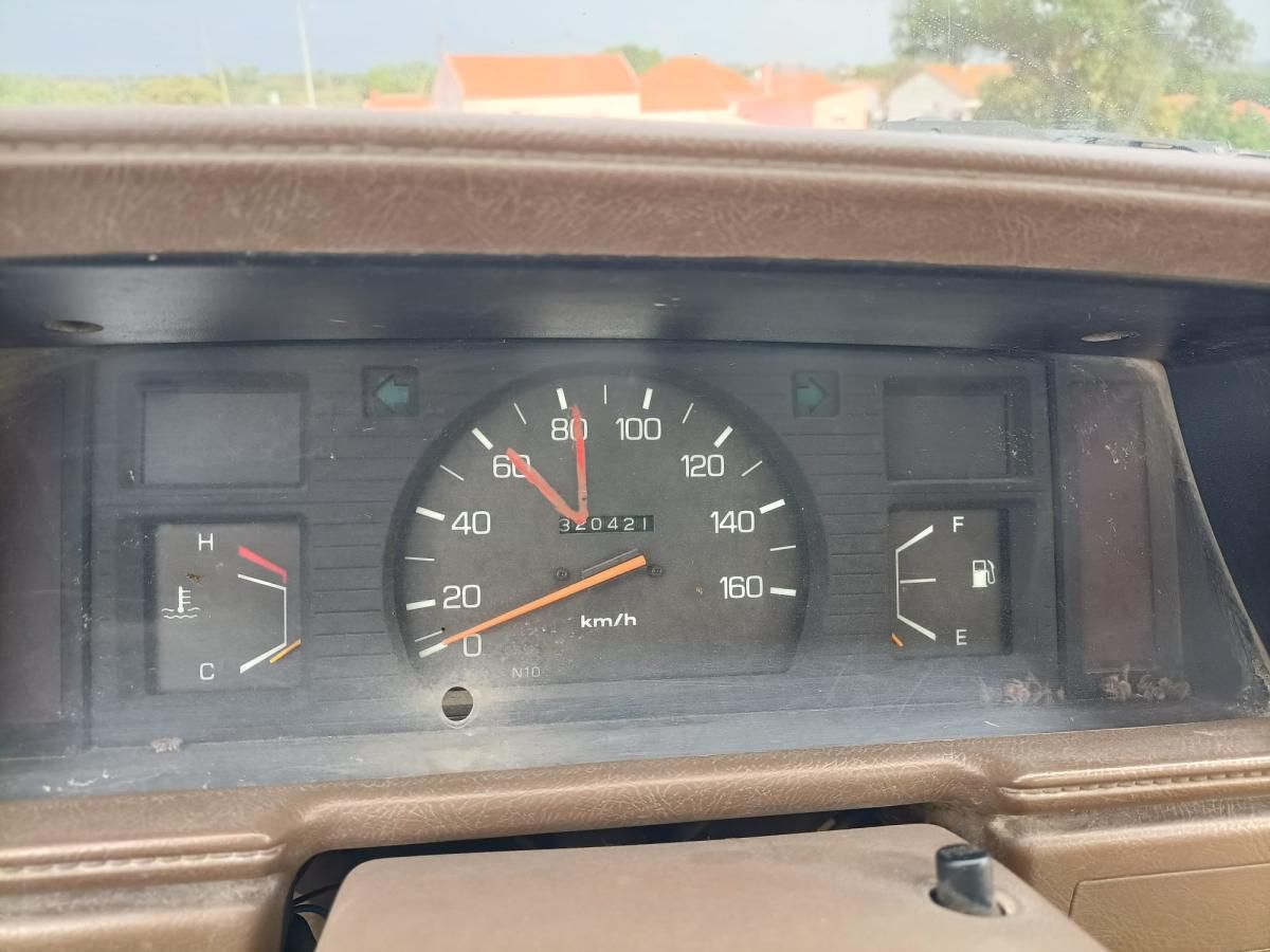 toyota-hilux-1987-diesel-2446cc