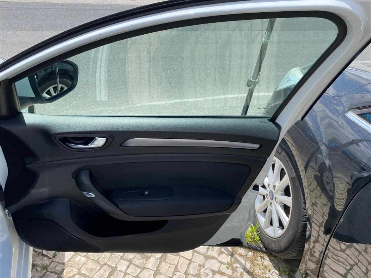 renault-megane-1-5-blue-dci-2022-diesel-1461cc