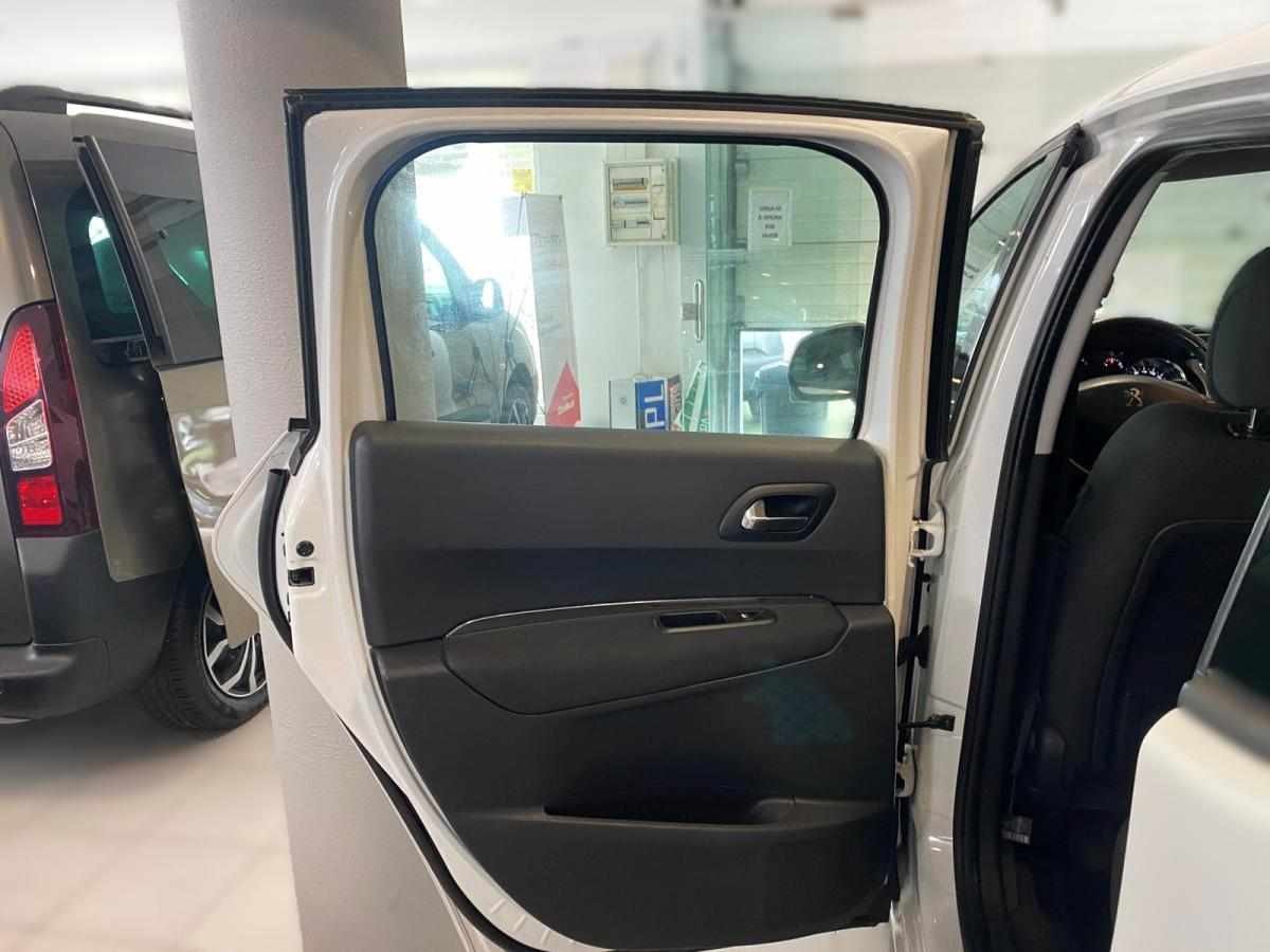peugeot-3008-1-6-e-hdi-2015-diesel-1560cc