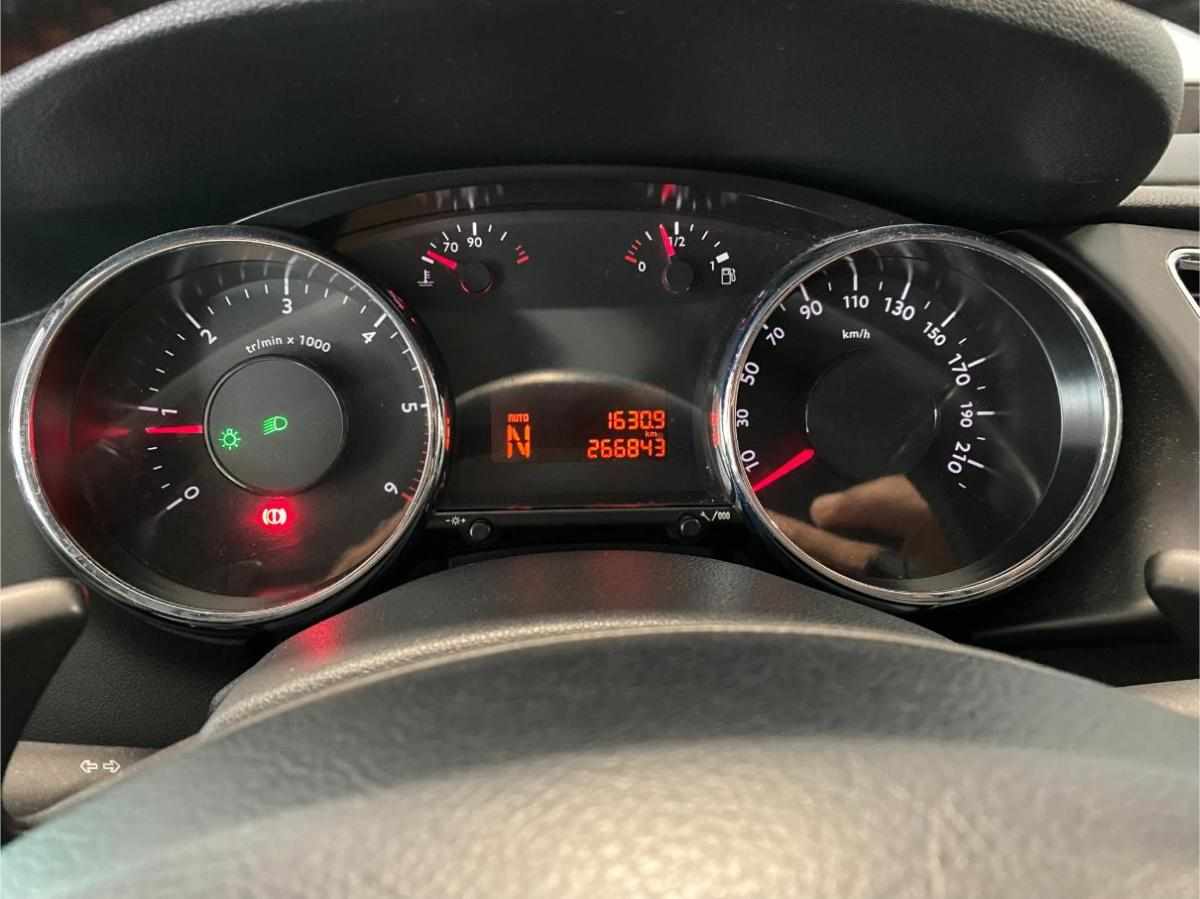 peugeot-3008-1-6-e-hdi-2015-diesel-1560cc