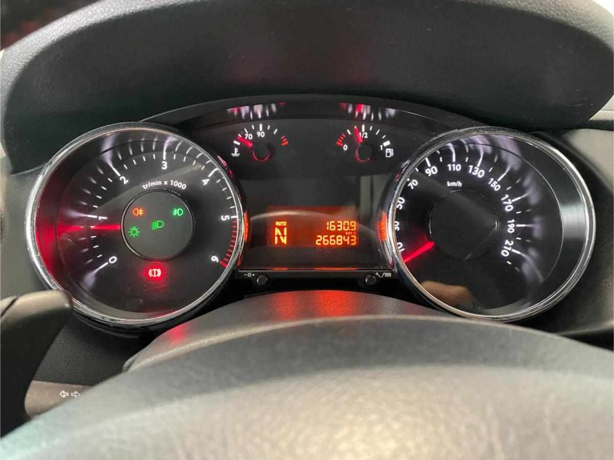 peugeot-3008-1-6-e-hdi-2015-diesel-1560cc