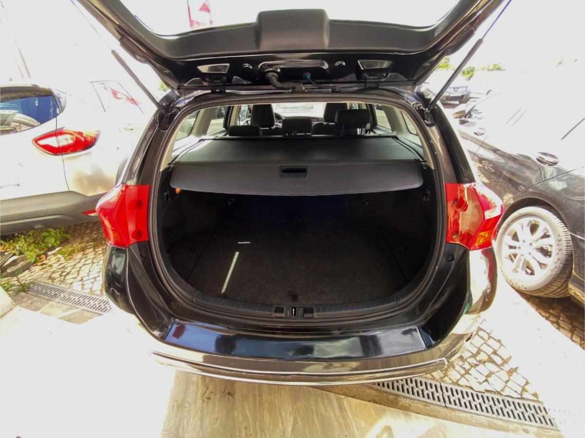 toyota-auris-1-4-d-4d-2015-diesel-1364cc