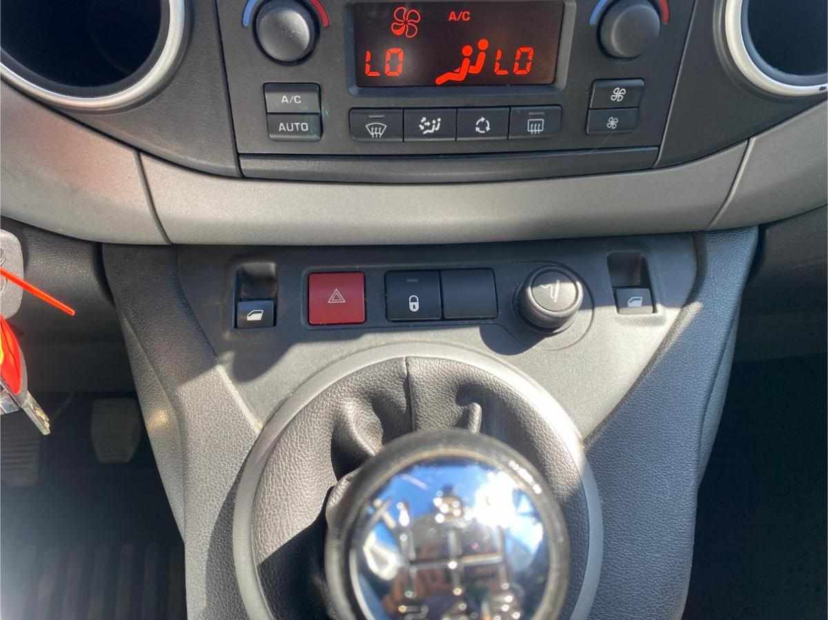 peugeot-partner-2017-gasolina-1199cc