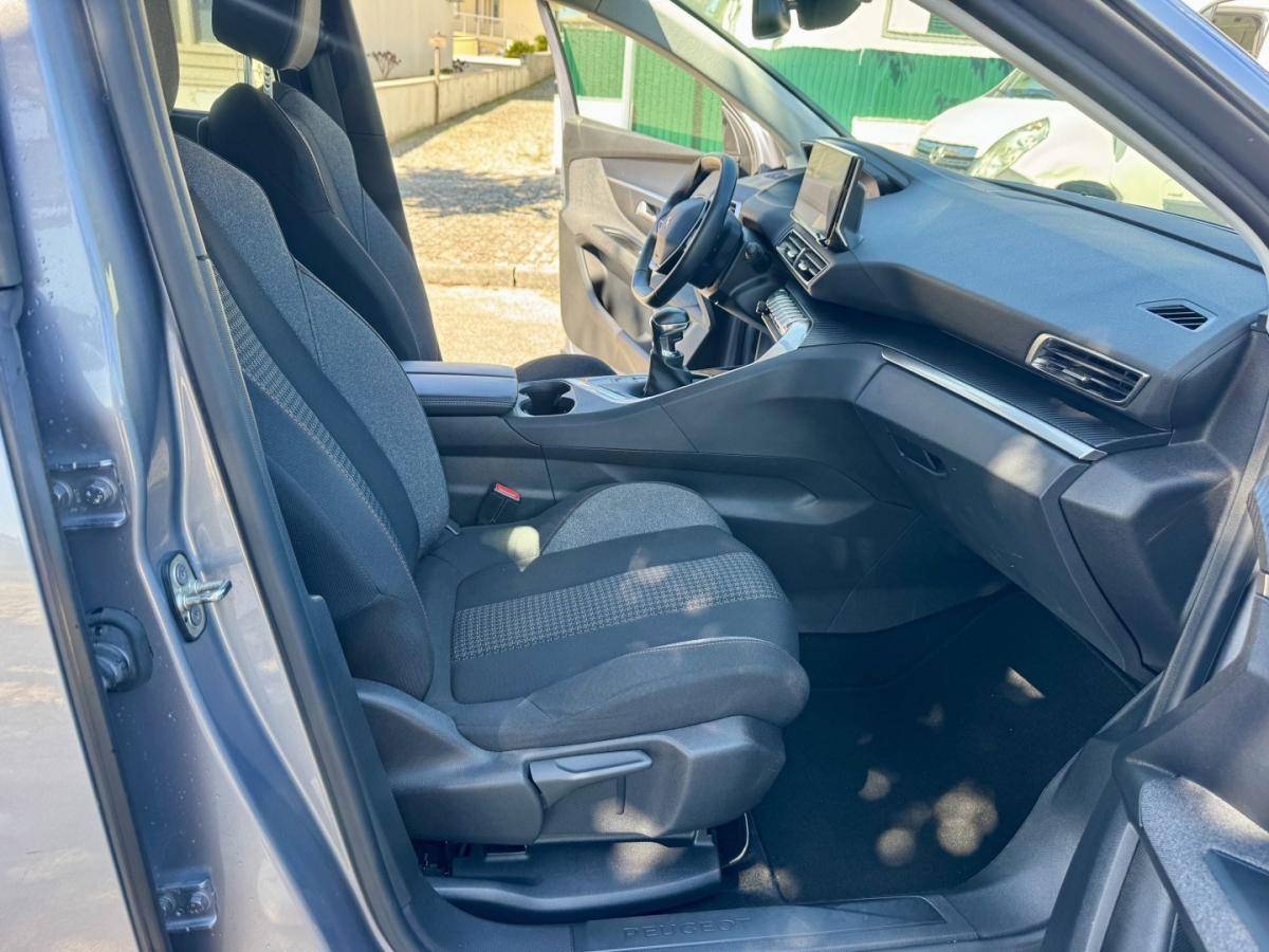 peugeot-5008-2022-diesel-1499cc