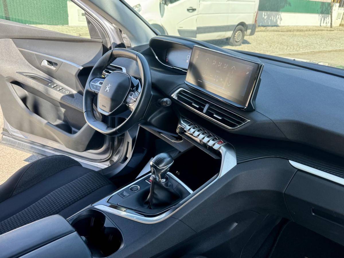 peugeot-5008-2022-diesel-1499cc