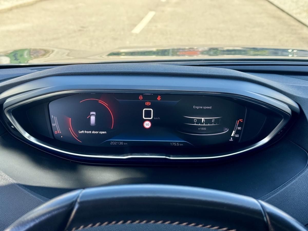 peugeot-5008-2022-diesel-1499cc