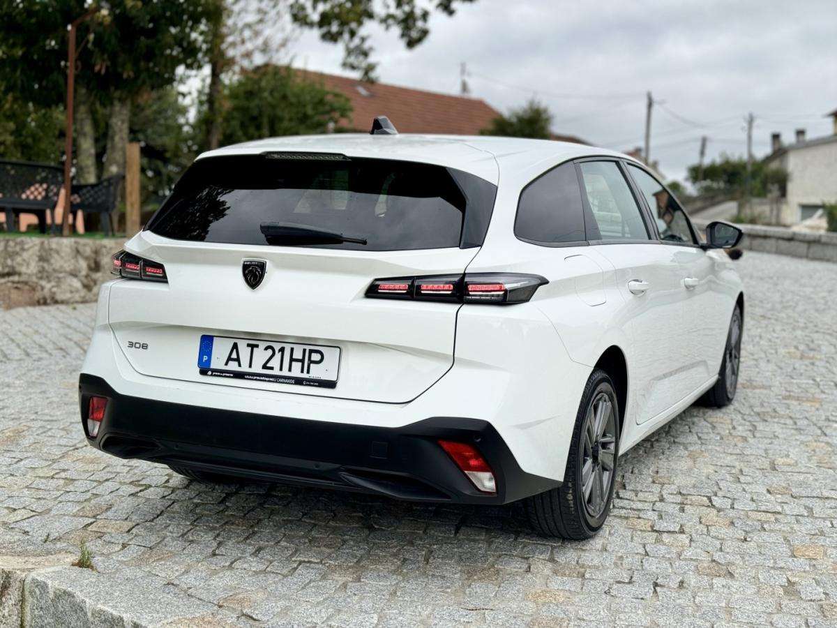 peugeot-308-sw-2022-diesel-1499cc