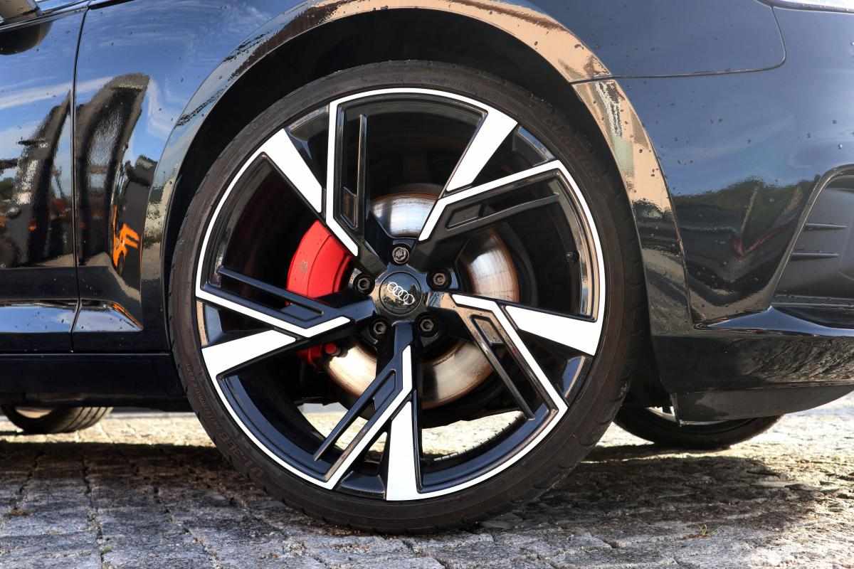 audi-a4-avant-2-0-tdi-190-2019-diesel-1968cc