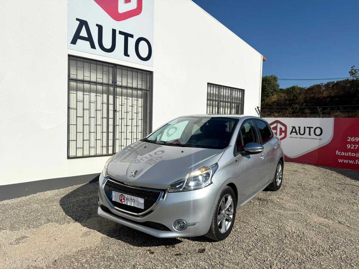 peugeot-208-2015-gasolina-1199cc