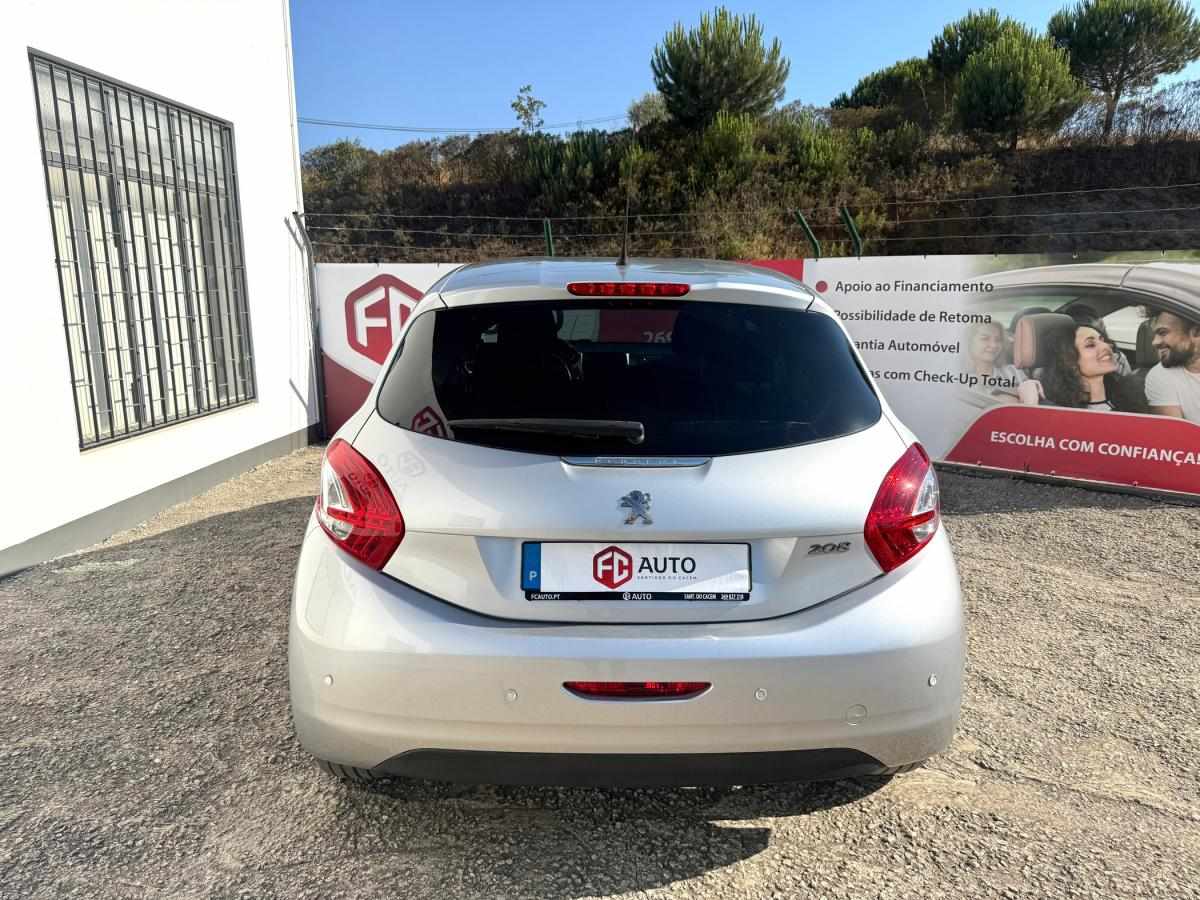 peugeot-208-2015-gasolina-1199cc