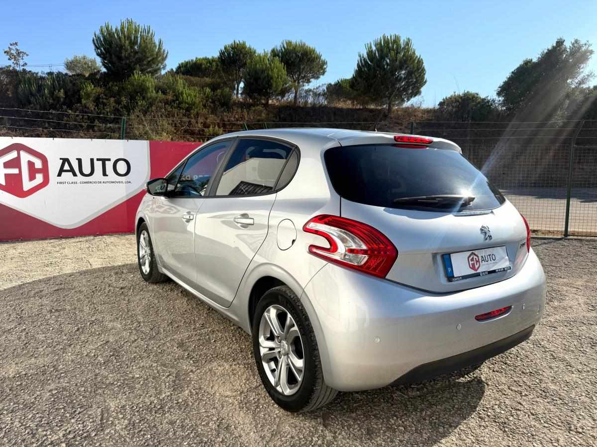 peugeot-208-2015-gasolina-1199cc