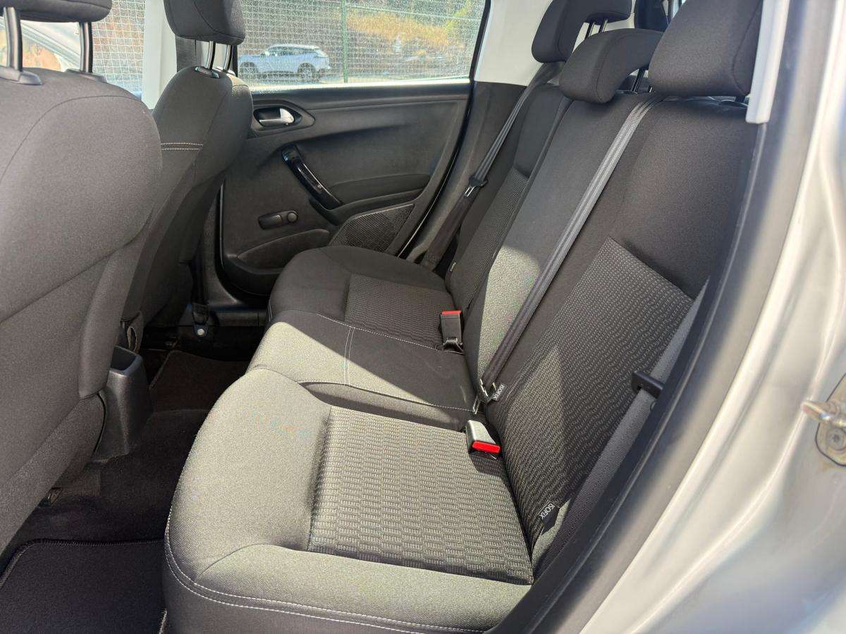 peugeot-208-2015-gasolina-1199cc