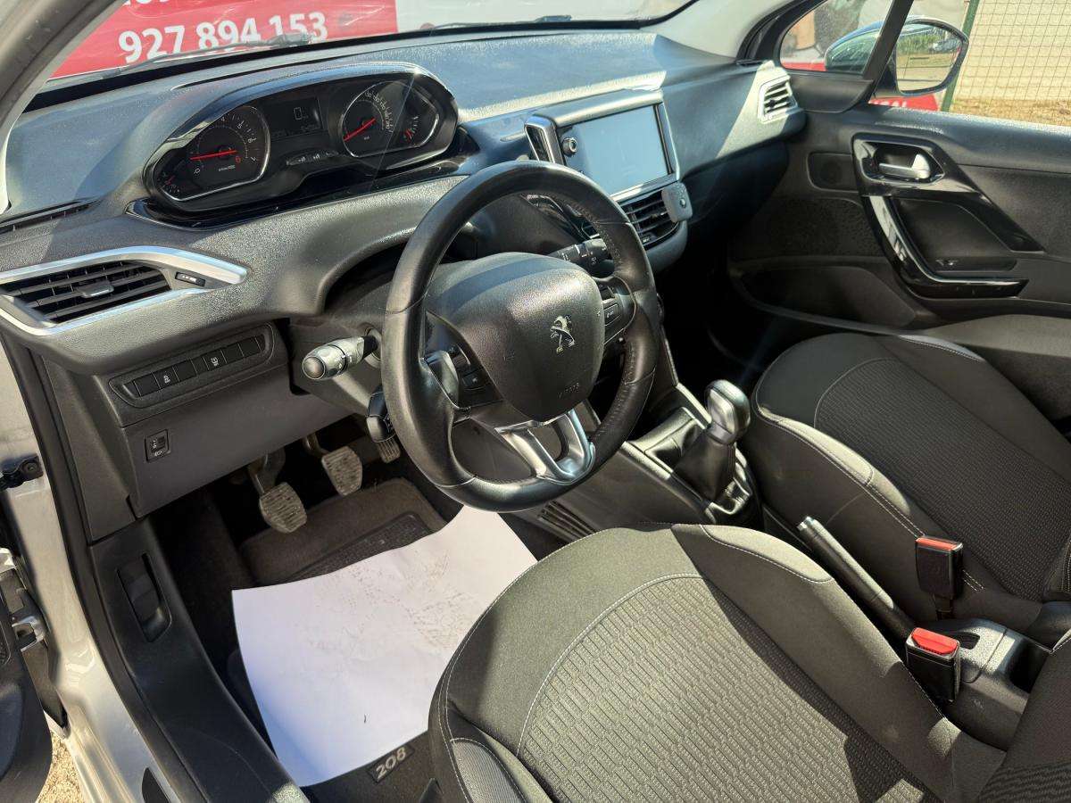 peugeot-208-2015-gasolina-1199cc