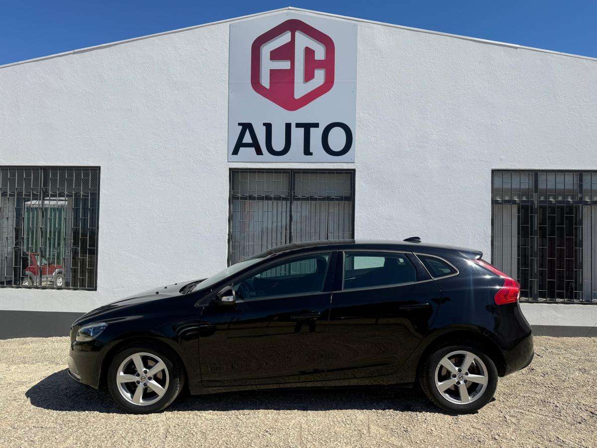 volvo-v40-2018-diesel-1969cc