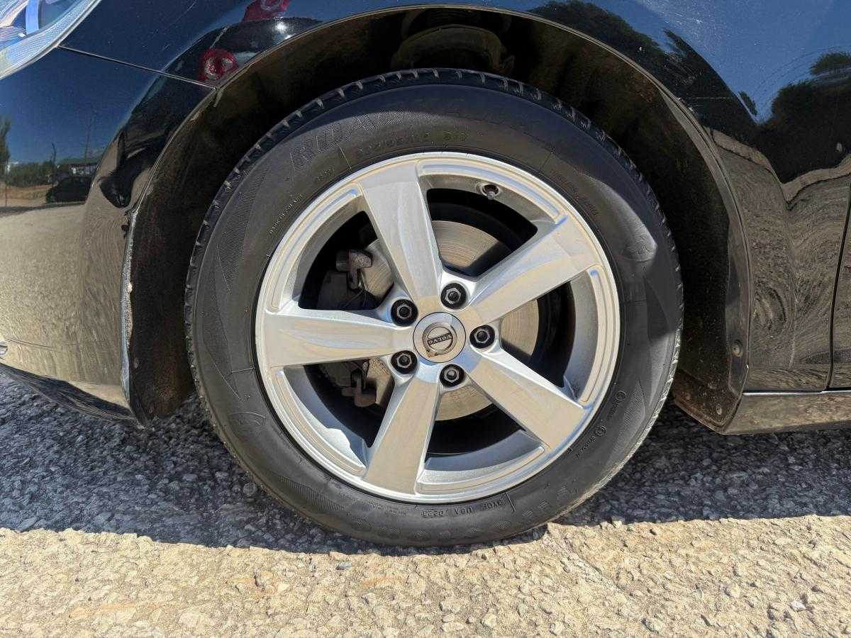 volvo-v40-2018-diesel-1969cc
