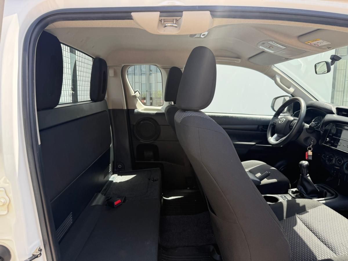 toyota-hilux-2022-diesel-2393cc