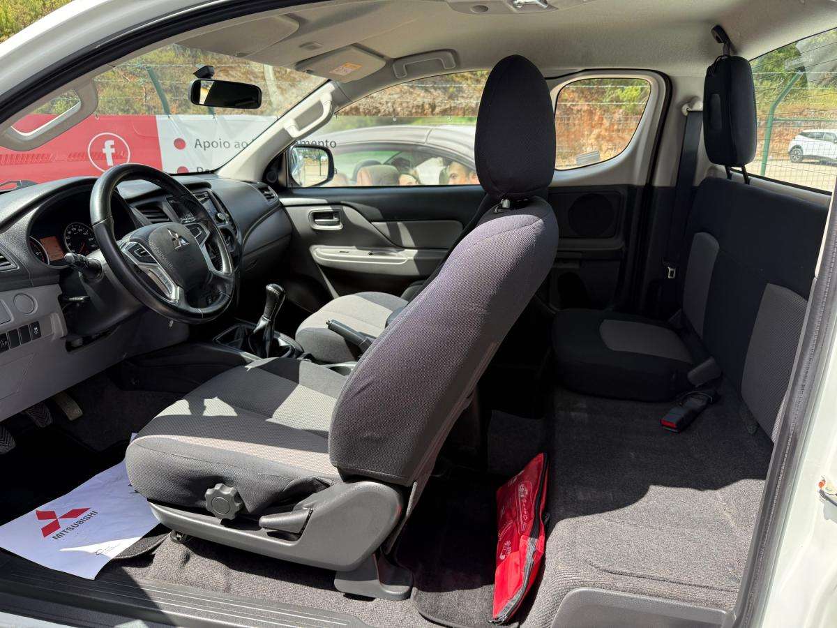 mitsubishi-l200-2019-diesel-2442cc